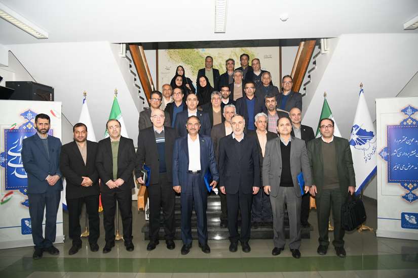 ارائه گزارش‌های فنی و تخصصی سازمان نقشه‌برداری کشور در نشست هم‌اندیشی با معاونین آمار، نقشه و اطلاعات مکانی سازمان مدیریت برنامه ریزی استان‌ها